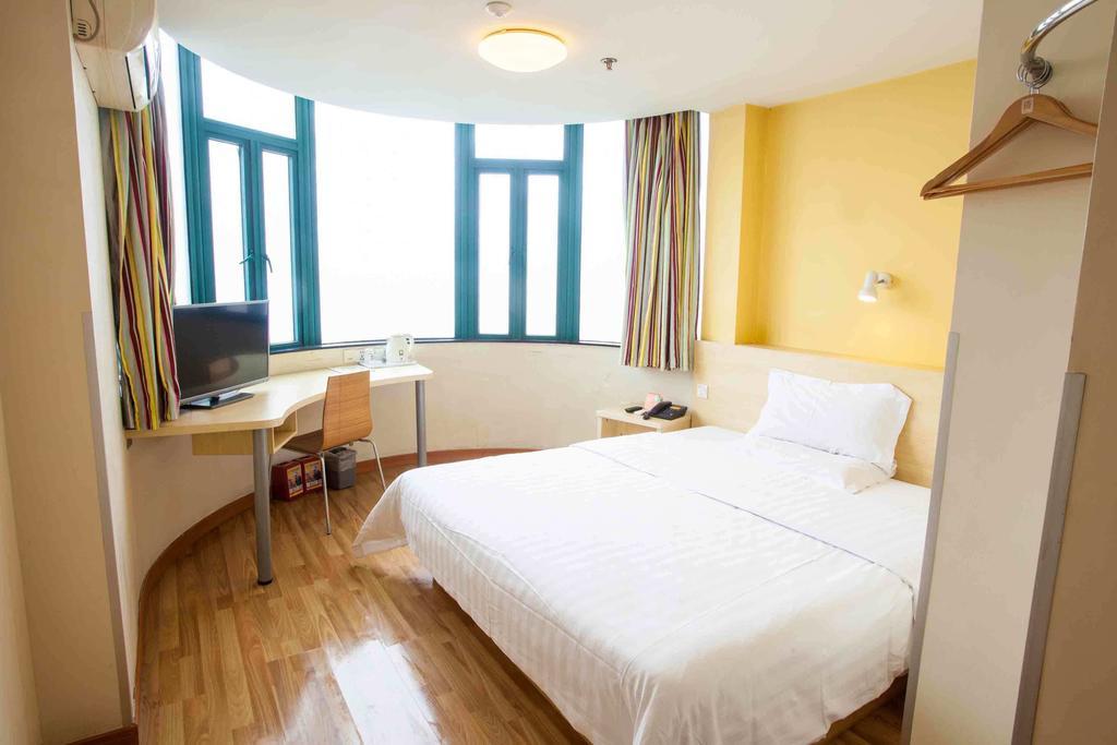 7Days Inn Zhuhai Hengqin Changlong Wanzai Port Стая снимка